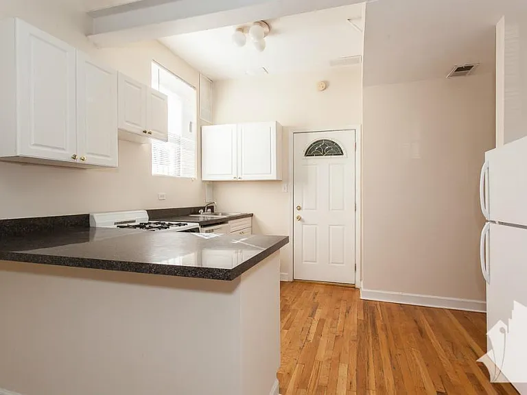 1103 W Wellington Ave #G — Photo 1