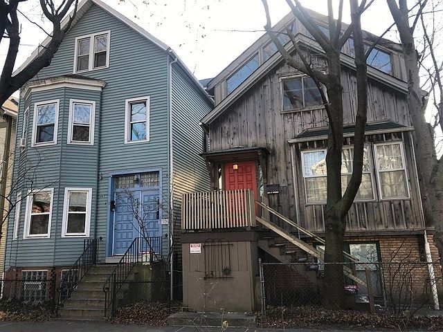 2nd image of 1257 W Nelson St