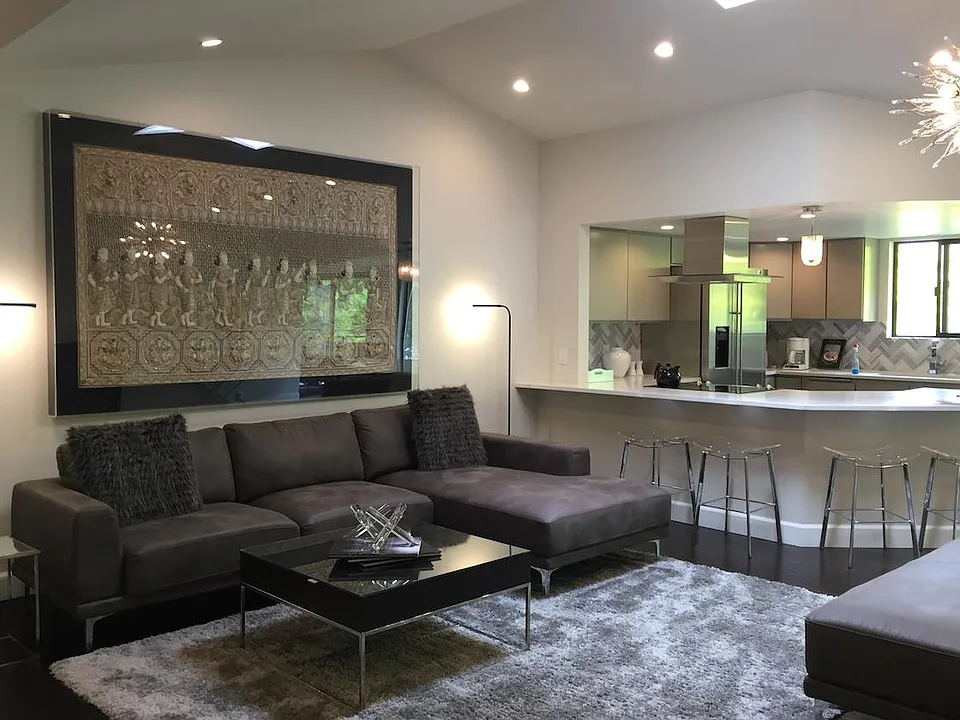 355 Elm St N #5