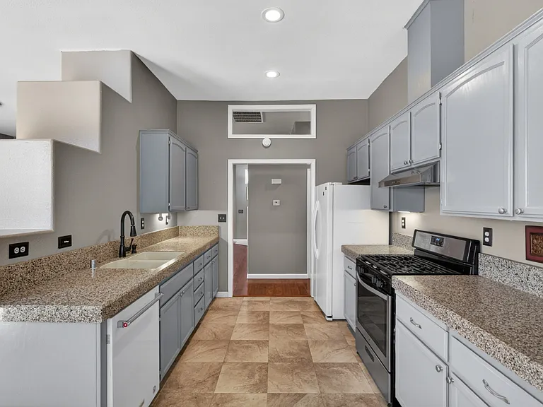 8505 Ardennes Way — Photo 7
