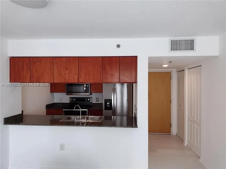1200 Brickell Bay Dr #2005 — Photo 6