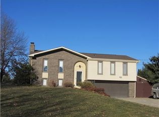 140 Sandy Dr, Clinton, PA 15026