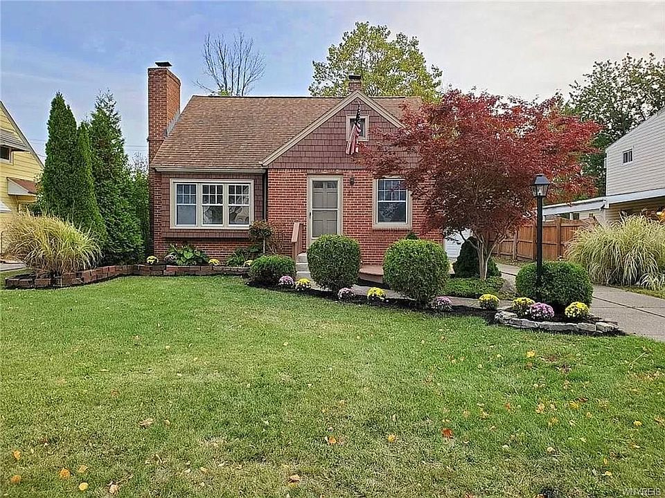 2nd image of 81 Argyle Ave