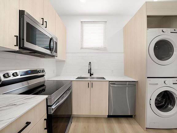 4th image of 2967-69 E St #142