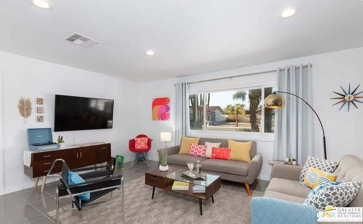4 bed, 3.0 bath, 1812 sqft, $7,550 — Photo 1