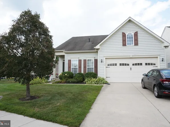 19 Tommys Meadow Dr, Pemberton, NJ 08068