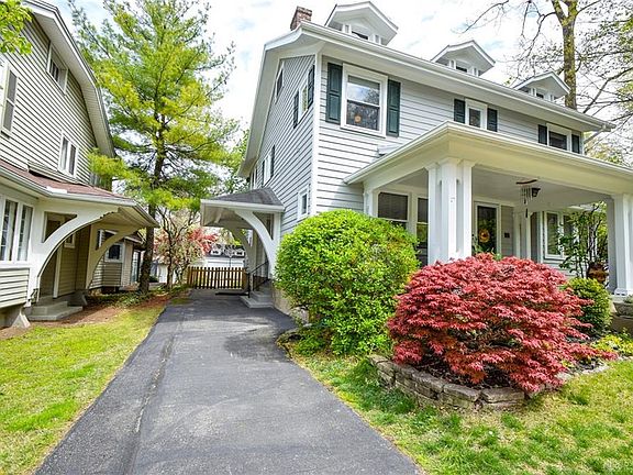 4th image of 318 Oakwood Ave