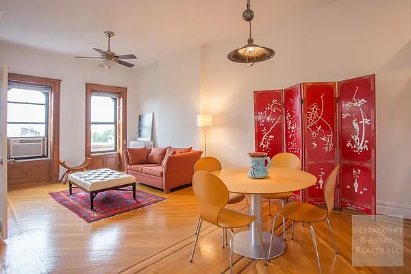 Sold by Betancourt & Associates Realty LLC | media 9