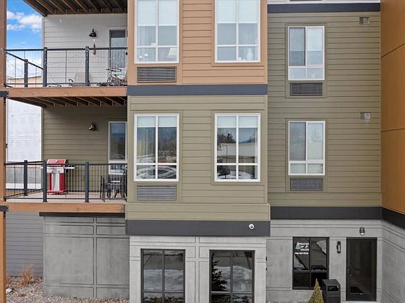 3rd image of 100 Woodlands Way Unit S201
