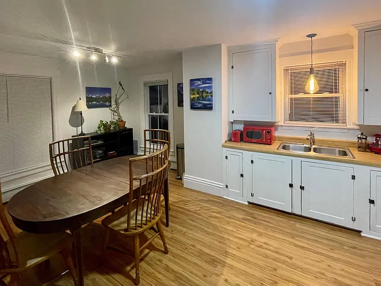 49 Warren St #B — Photo 20