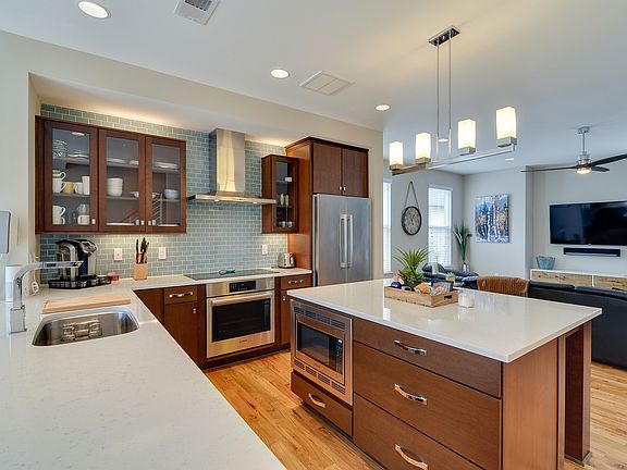 Inviting with clean quartz