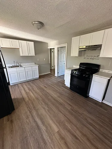 354 Blatchley Ave Photo 1