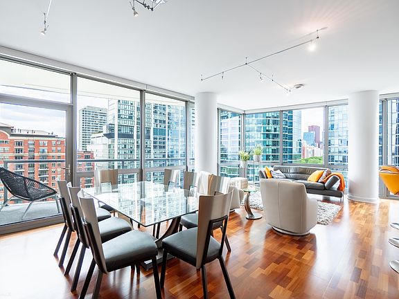 4th image of 1235 S Prairie Ave APT 1309