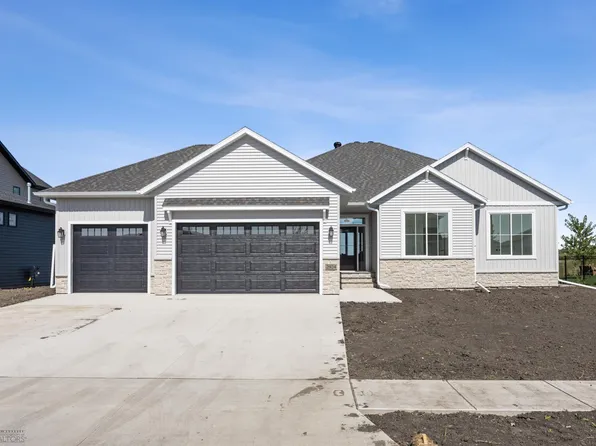 2924 Prairie Farms Cir S, Fargo, ND 58104