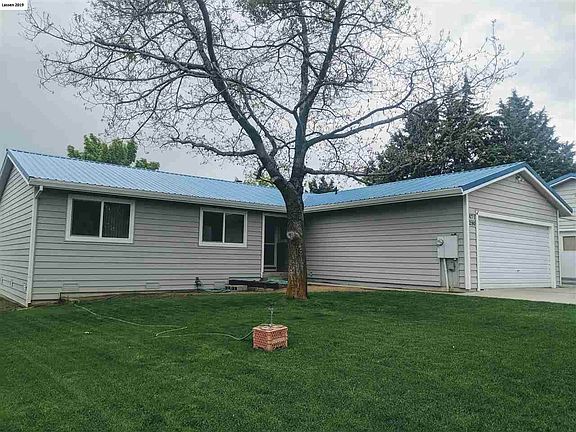 2nd image of 471-290 Diane Dr