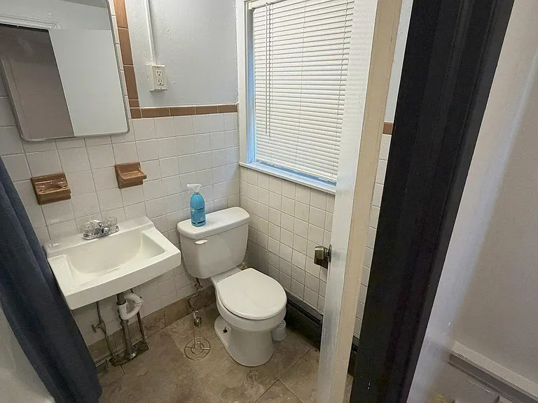225 Wood St #1 — Photo 8