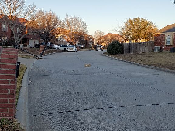 5th image of 2905 Claremont Dr