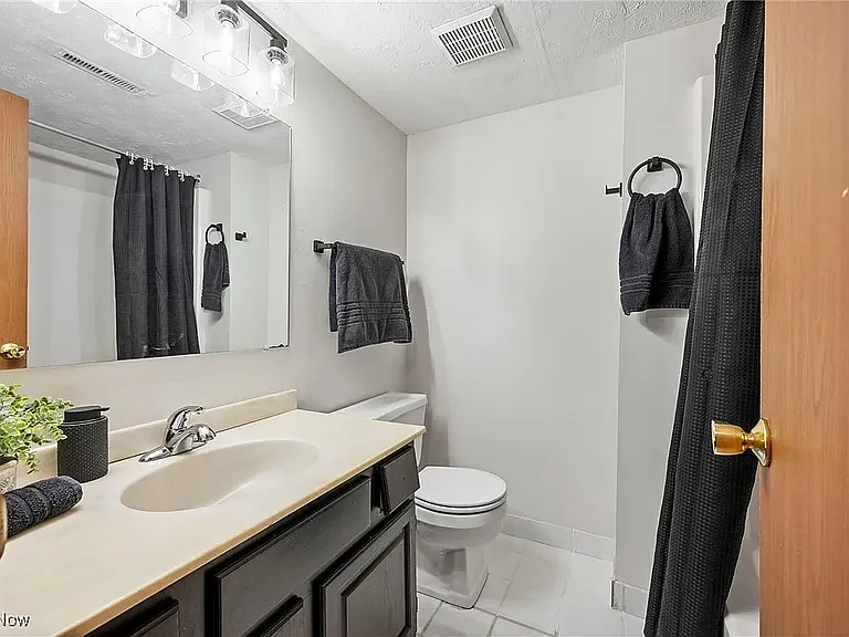1404 Cleveland Heights Blvd — Photo 29