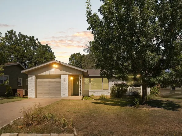 107 Hilltop Dr, Grandview, TX 76050