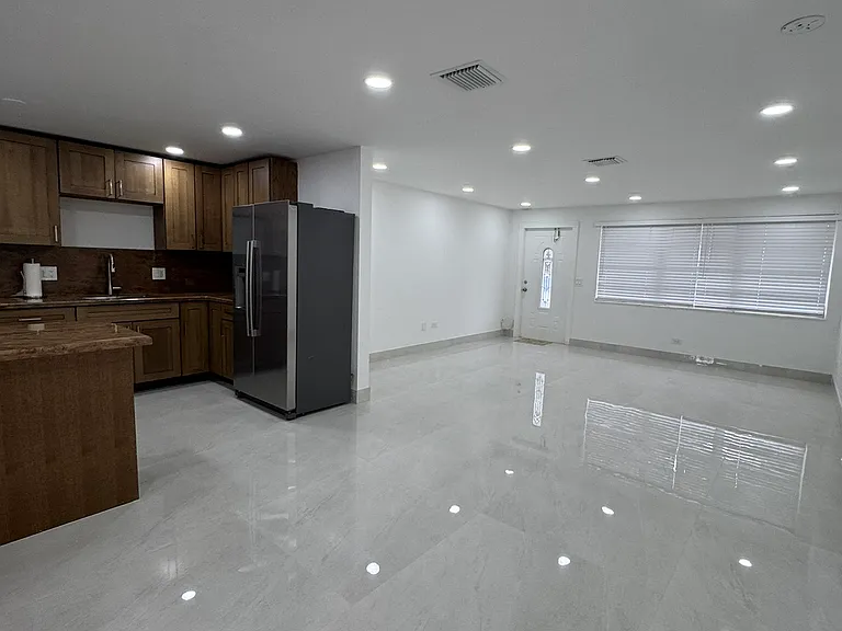 664 Colson Dr — Photo 7