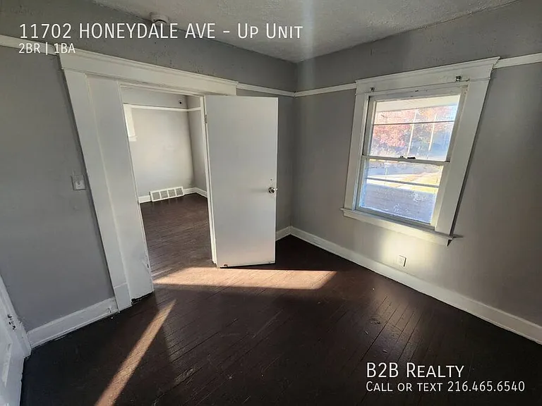 11702 Honeydale Ave #UP — Photo 17
