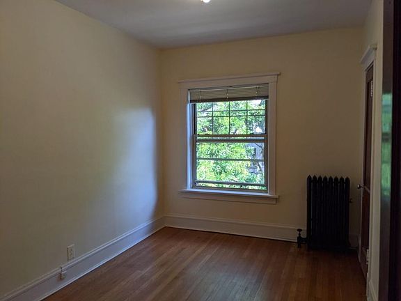 3rd image of 3420 N Lakewood Ave #521