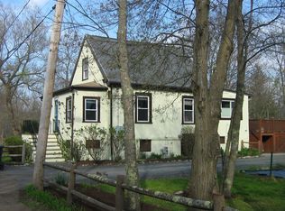 102 Goshen Rd, Dedham, MA 02026