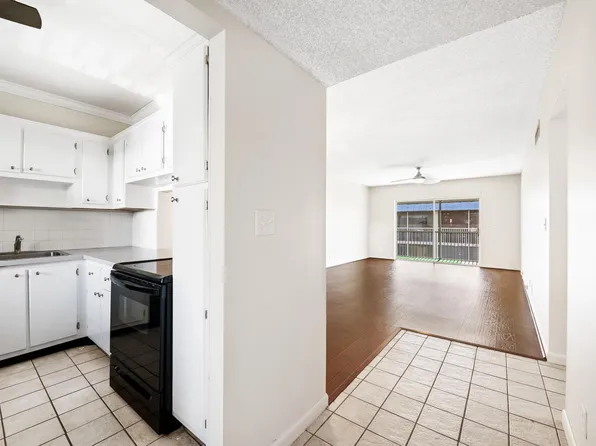 2980 Riverside Drive #324-3, Coral Springs, FL 33065