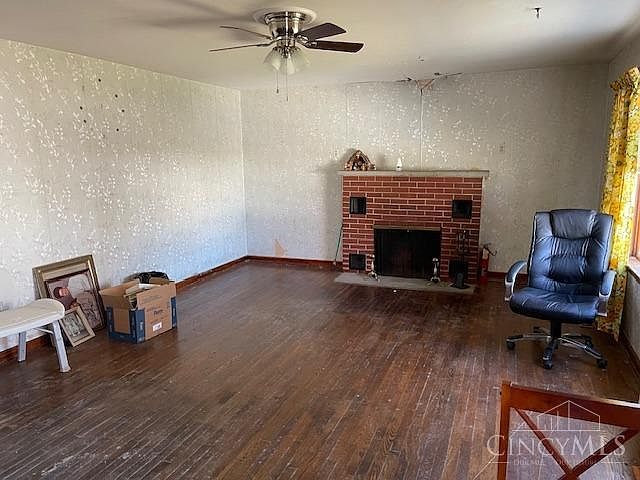 2nd image of 368 Darbyshire Dr
