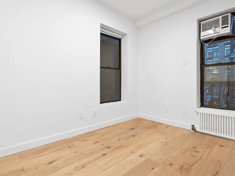 503 W 22nd St #3W — Photo 6