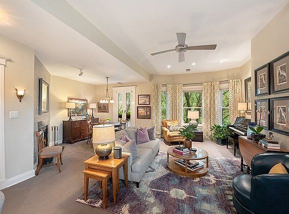 5th image of 1050 W Buena Ave APT 3A