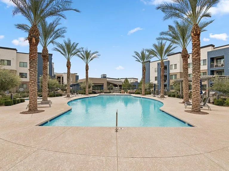 Palms Luxury Apartments — Photo 10