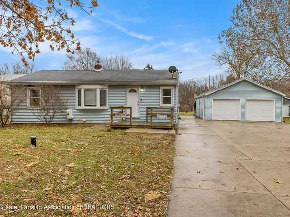 9486 Round Lake Rd, Laingsburg, MI 48848