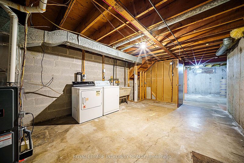 Ottawa House for rent - 4 Bedrooms — photo 36