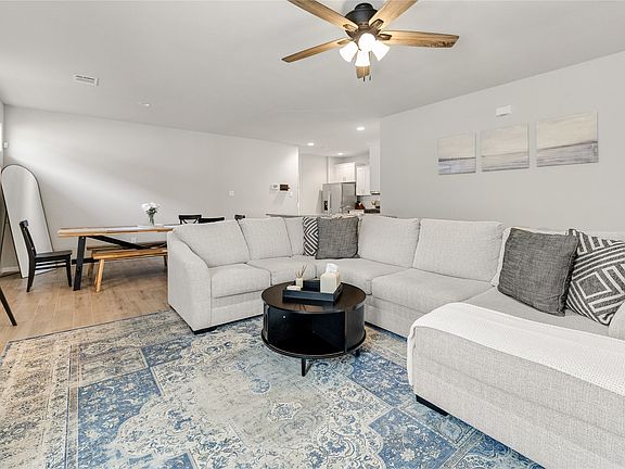 3rd image of 6729 Windfall Dr