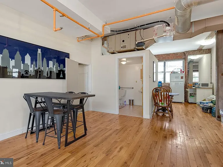 200 Krams Ave #2-3 — Photo 3