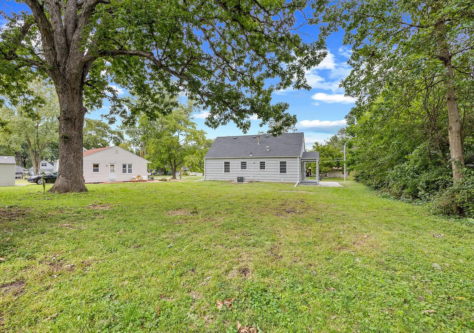 3 Bedroom 1 Bathroom Fully Remodeled — Photo 4