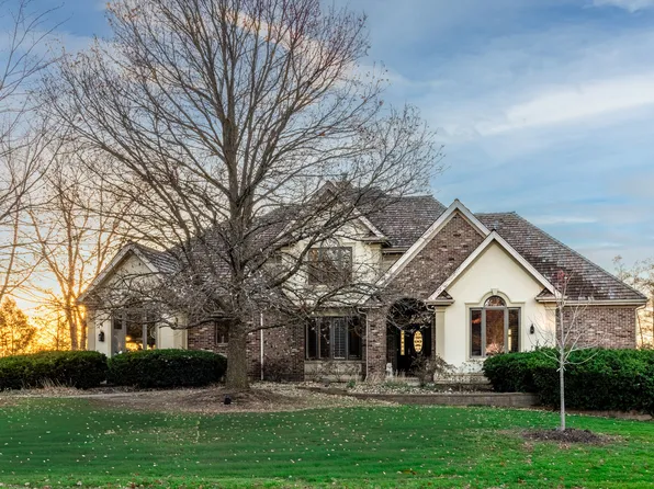 28790 N Sky Crest Dr, Mundelein, IL 60060