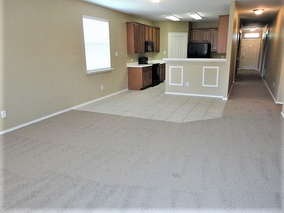 3rd image of 4606 Lincolnshire Dr
