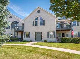 N25W24069 River Park Dr UNIT 9, Pewaukee, WI 53072