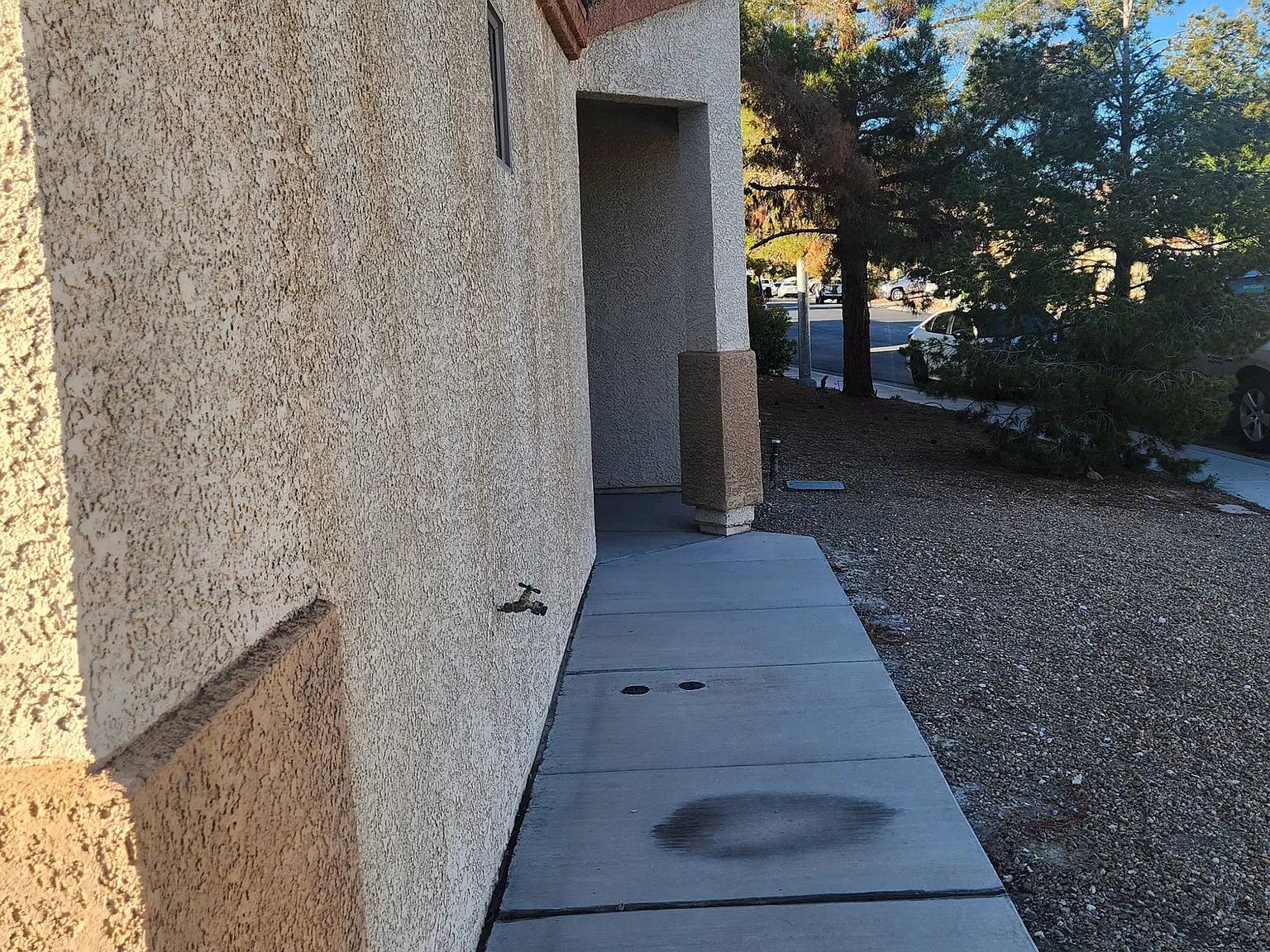 3 bed, 1371 sqft, $1,975 — Photo 2