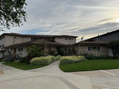 2601 N Glenoaks Blvd #E Photo 1