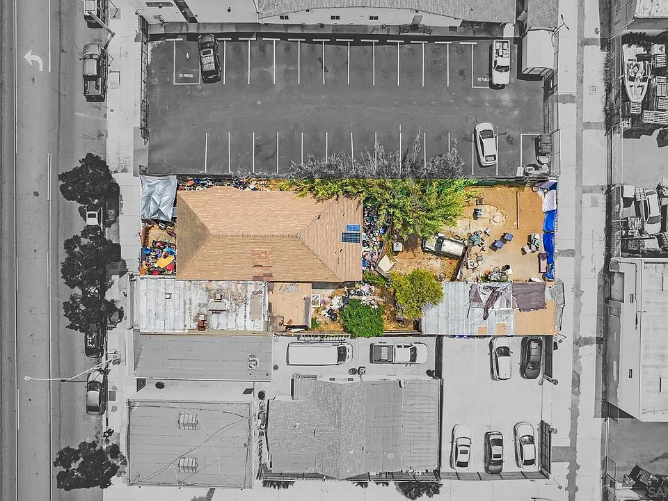 2nd image of 2557-59 Imperial Ave