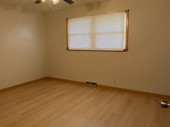5th image of 301 N 1st St APT 2