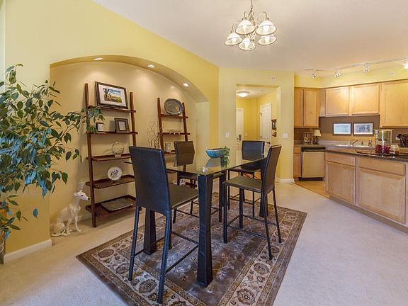4th image of 500 Grant St E #408