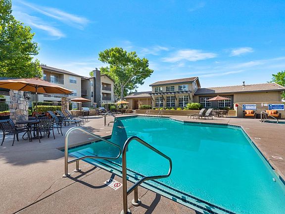 Welcome to River Walk at Puerta de Corrales Apartments
