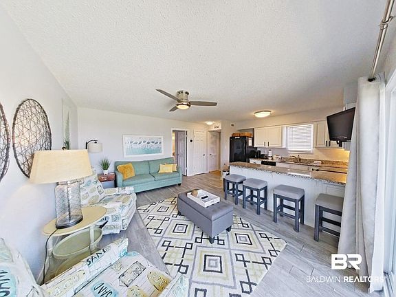 5th image of 1037 W Lagoon Ave #1