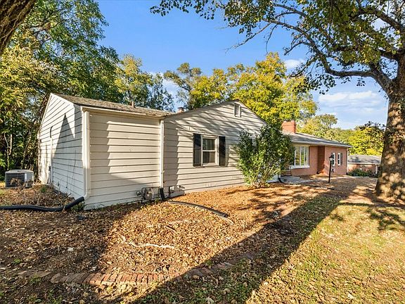 4th image of 8210 Ridgewood Rd