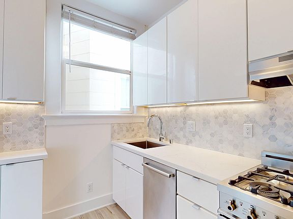 2nd image of 1330 Union St APT 9