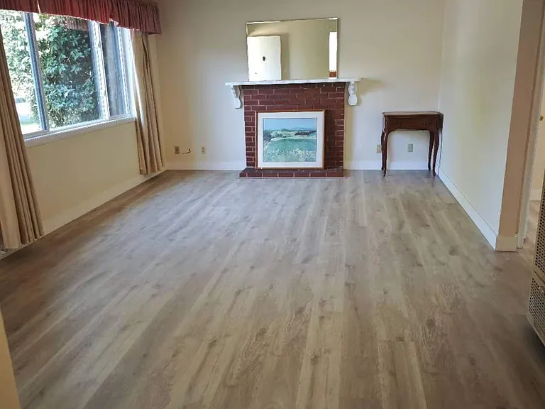 2225 Pamela Dr — Photo 2